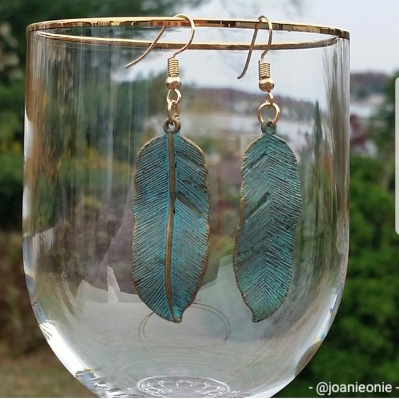 None Jewelry - xx Bohemian Verdigris Feather Festival Earrinhas NWT